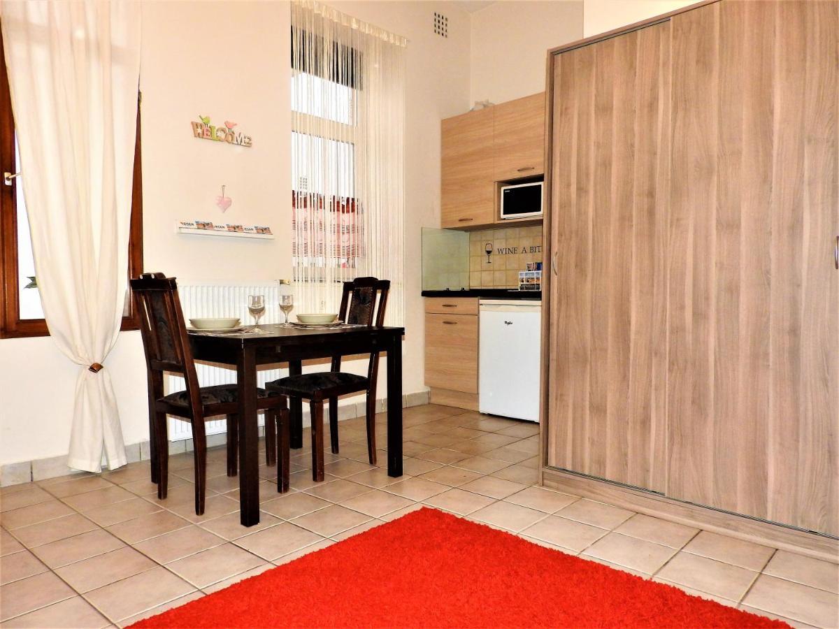 Nóra Stúdió Apartman - Eger Apartamento Exterior foto